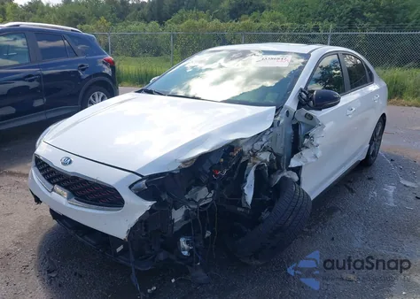 2021 Kia Forte Gt-Line z USA, uszkodzony, nr VIN 3KPF34AD1ME383504